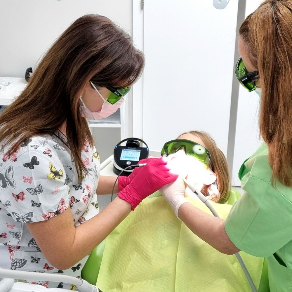 servicii+esttetica+dentara+ploeisti.jpg